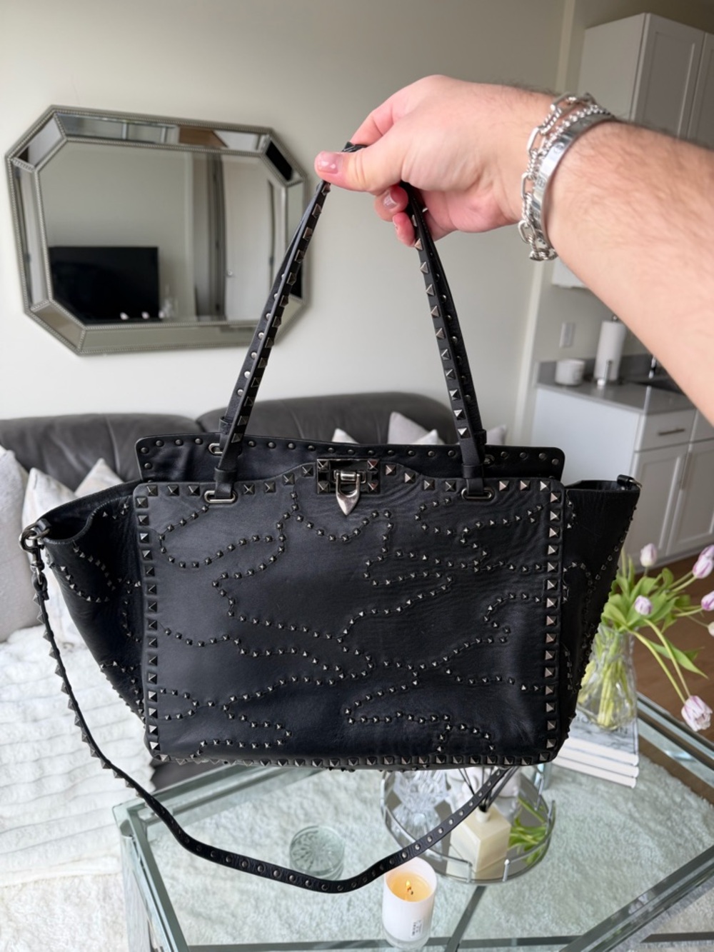 Limited Edition Valentino Rockstud Tote - Picture 2 of 9